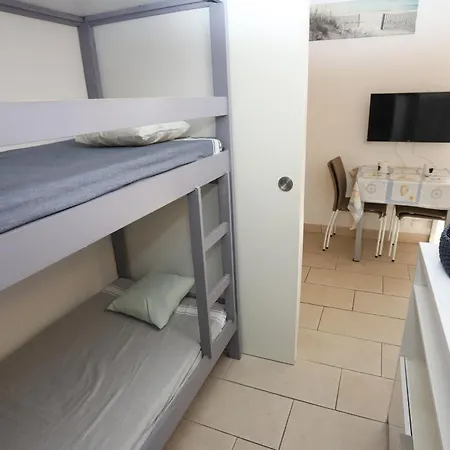 Apartment St Cyprien Avec Piscine